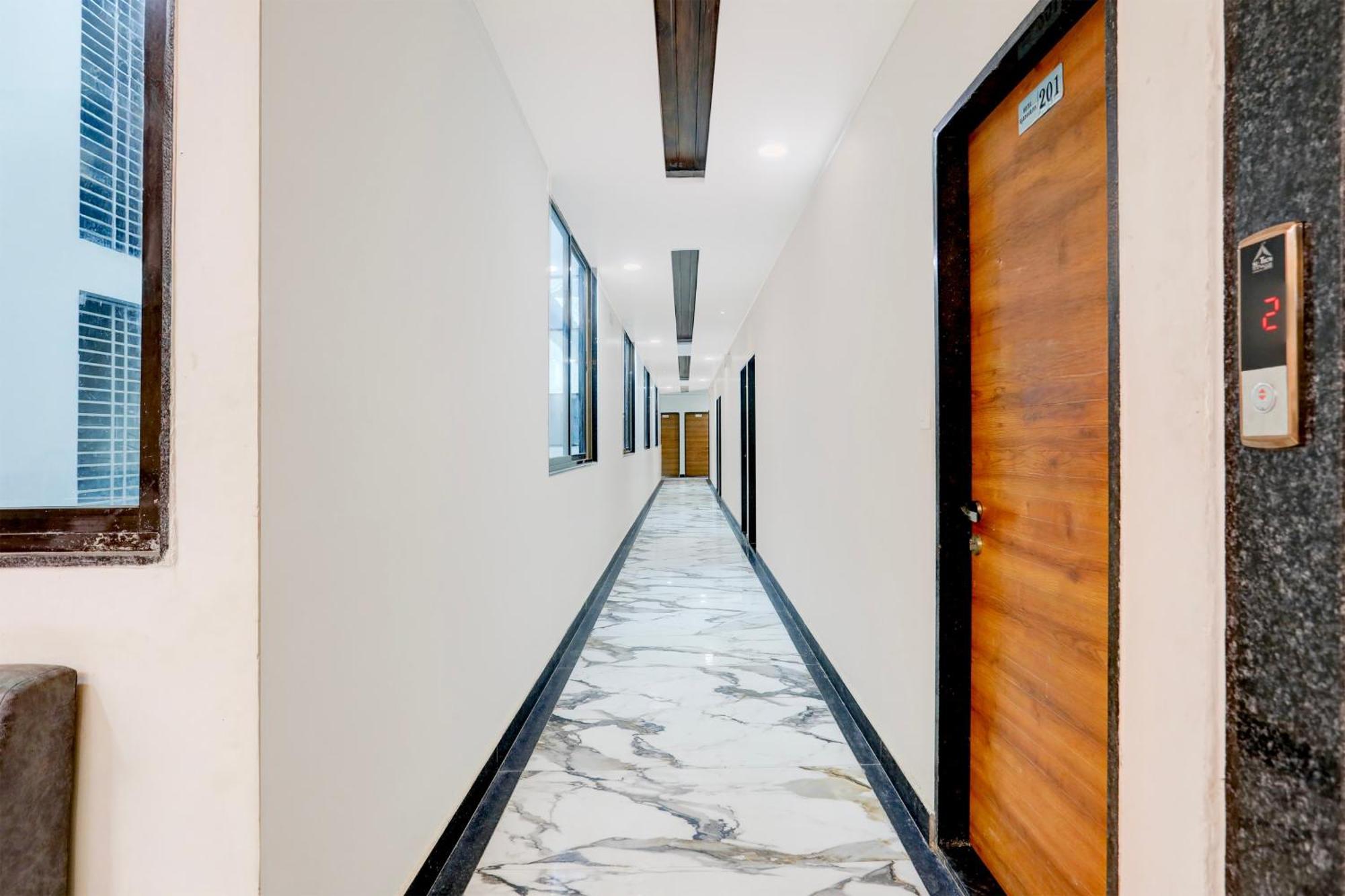Super Townhouse Ambaji Formerly Hotel Kardhar Inn Exterior foto